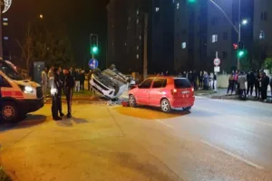 Kastamonu’da iki otomobilin çarpışması neticesinde meydana gelen kazada 2 kişi