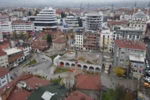 Bolu Belediyesi, İmaret Meydanı projesi çerçevesinde kamulaştırdığı 2 binanın yıkımına
