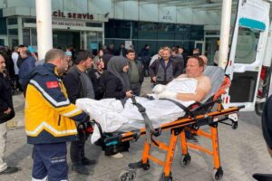 Karabük’ün Eskipazar ilçesinde çıkan yangında iki ev kullanılmaz hale gelirken,