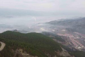 Bolu’nun sisle kaplanan Mudurnu ilçesindeki sis tabakası havadan görüntülendi. Hava