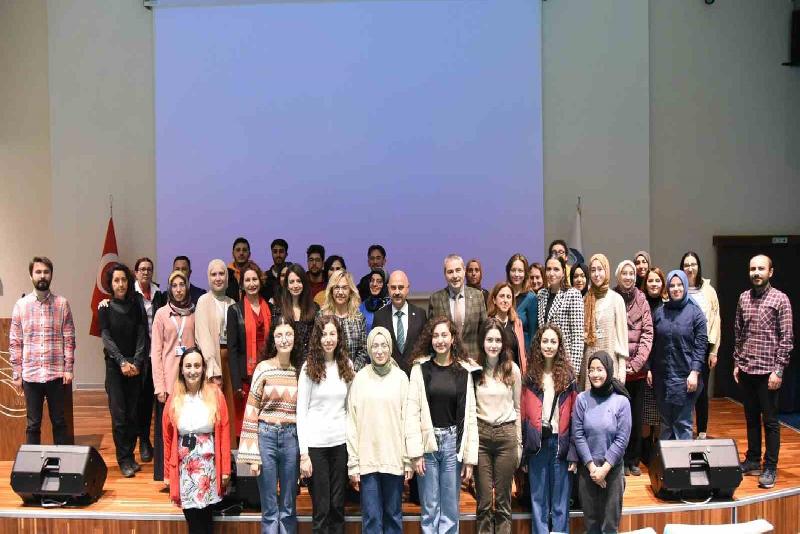 Sağlıklı yaşamın anahtarı hareket DÜZCE(İHA) – Düzce Üniversitesi Eczacılık Fakültesi tarafından düzenlenen “1. Sağlıklı