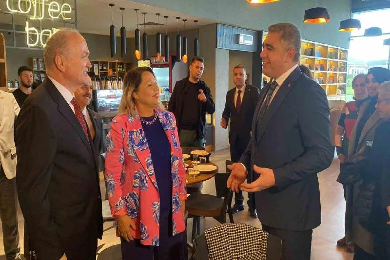 Vali Aslan “Türkiye yüzyılı kadınların yüzyılı olacak” DÜZCE(İHA) – Kadına Seçme ve Seçilme Hakkı verilişinin 89. yıl