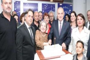 Düzce Belediyesi bünyesinde kurulan sanat akademisi öğreticisi, Sanatçı Ayşe Taş,