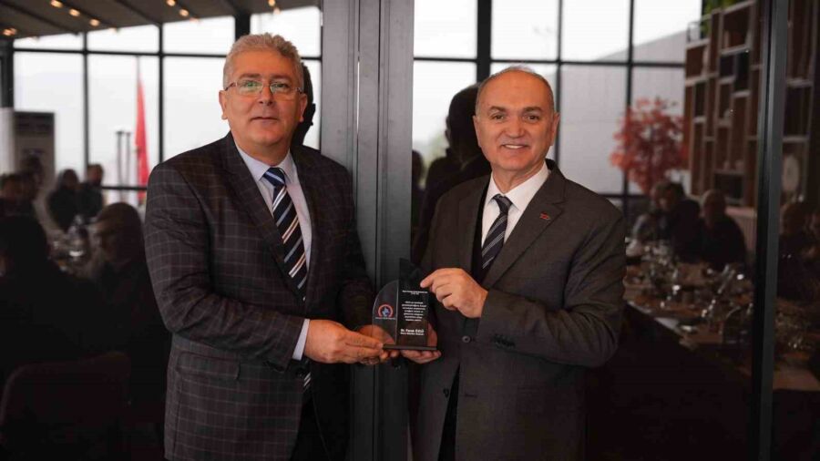 Düzce Belediye Başkanı Dr. Faruk Özlü, ilde faaliyetlerini sürdüren iş