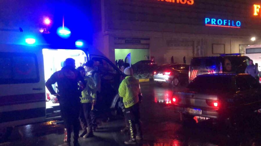 Zonguldak’ta Maddi Hasarlı Trafik Kazası Sonrası Kavga Çıktı, Bir Kişi Yaralandı!