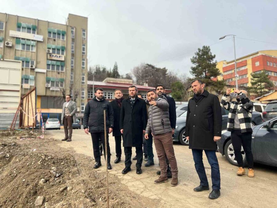 Karabük Belediye Başkan Adayı Özkan Çetinkaya, Millet Bahçesi İnşaat Alanında Proje Detaylarını Paylaştı
