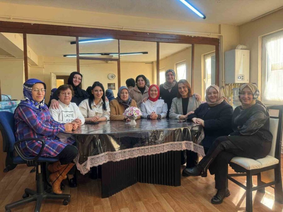 İnsanlık İçin Elden Ele Derneği, Ak Parti Zonguldak İl Kadın Kolları Yönetimini ve Zonguldak Belediye Başkanı Eşini Misafir Etti