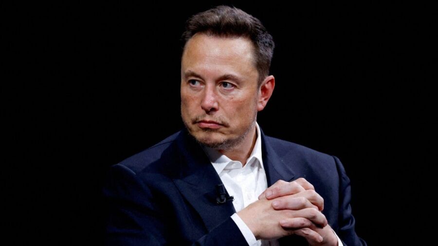 Elon Musk, sahibi olduğu SpaceX ve X sosyal medya platformundan