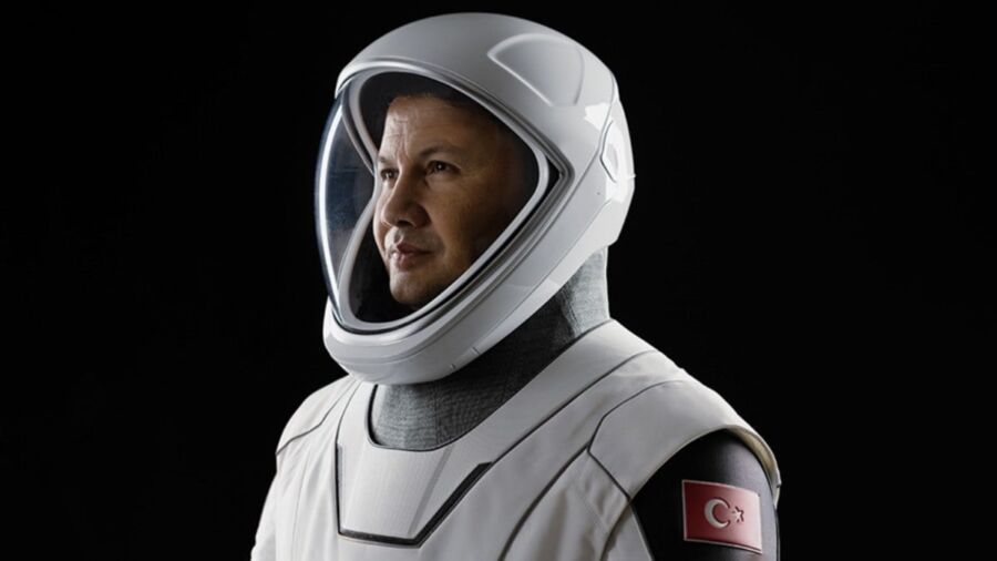 İlk Türk Astronot Alper Gezeravcı’nın Sahte Instagram Hesabı 600 Bin Takipçiye Ulaştı!