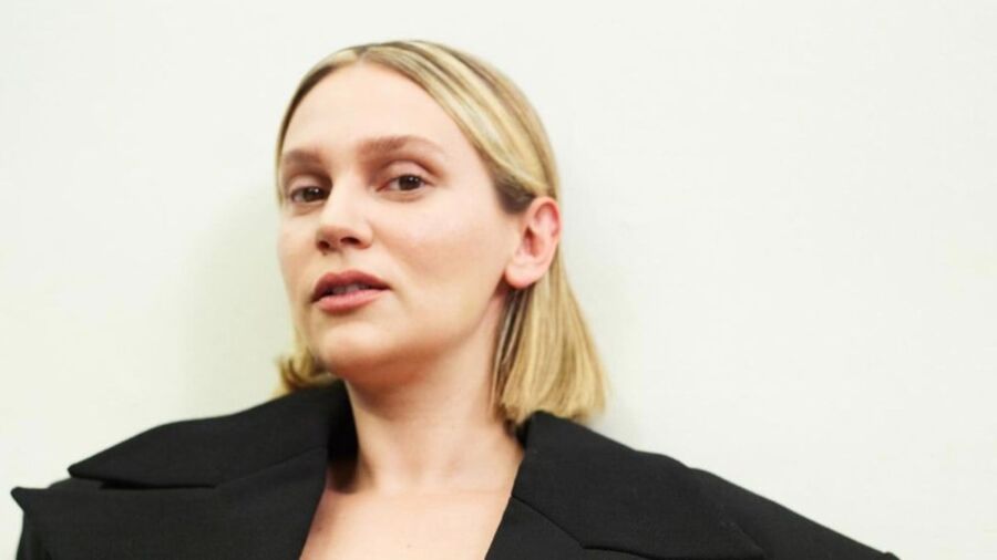 Farah Zeynep Abdullah Sosyal Medya Takipçileriyle Soru Cevabı Yaptı: “PSM miyiz?” Son zamanlarda gündemde sıkça adından söz ettiren ve “Bihter” filmiyle