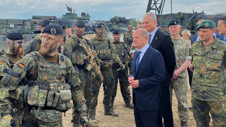 Almanya Savunma Bakanı Boris Pistorius, Tagesspiegel gazetesine yaptığı açıklamada, yabancıların