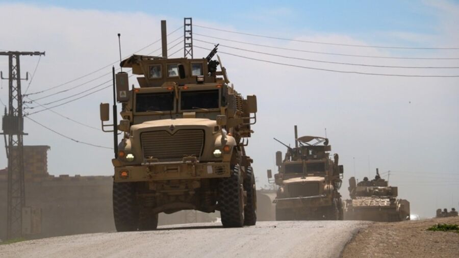 Suriye’nin Deyrizor İlindeki ABD İstasyonuna Karadan Karaya Saldırı Gerçekleşti Suriye’nin Deyrizor ilinde ABD güçlerinin bulunduğu Koniko gaz tesisine karadan