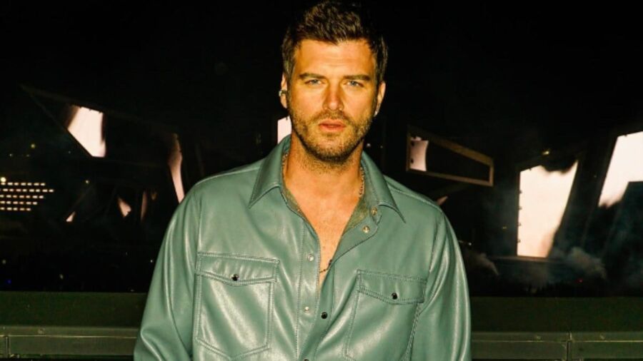 Son zamanların en çok konuşulan isimlerinden biri olan Kıvanç Tatlıtuğ,