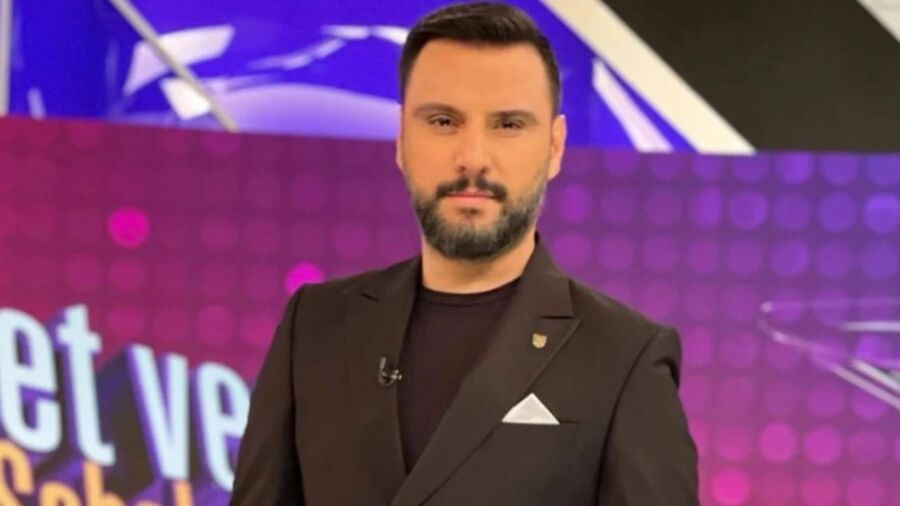 Alişan Konsere Giderken Yaşadığı Acil Durumu Sosyal Medyadan Duyurdu: Ameliyata Alınması Gerektiğini Açıkladı Şarkıcı Alişan, 20 Ekim tarihinde Sivrihisar konserine gitmek üzere yola