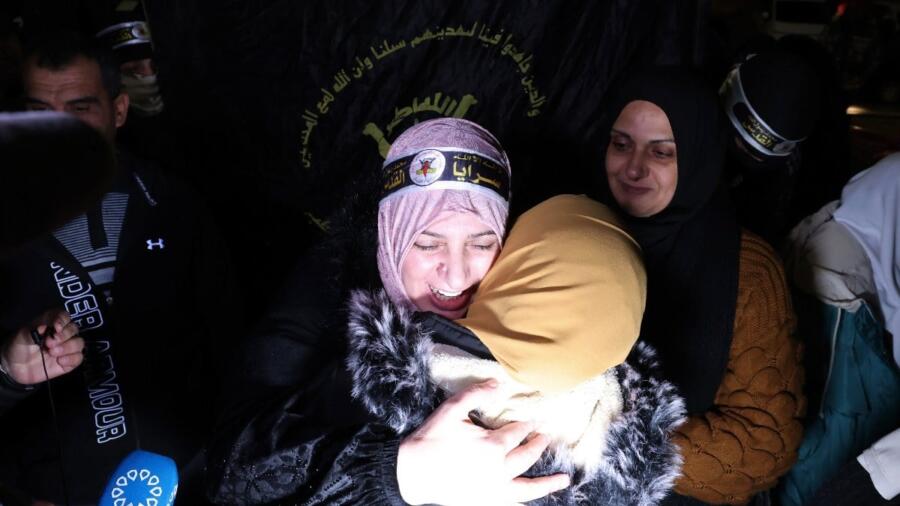 Hamas Hareketi Üyesi: “İsrail’in Saldırıları Tamamen Sonlandırılmalı” Hamas Hareketi Siyasi Büro Üyesi Usame el Hamdan, İsrail’in Gazze’ye