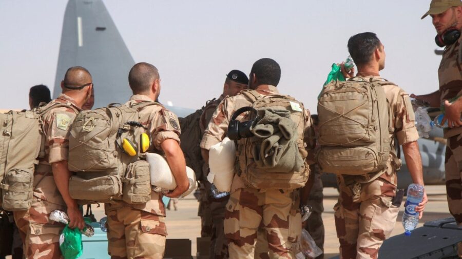 Fransa, Afrika’daki Askeri Varlığını Azaltmaya Devam Ediyor: Üslerde Bulunan Personel Sayısı Düşürülecek!