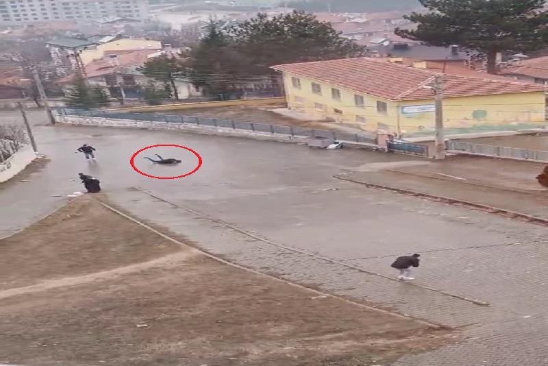 Kastamonu’da buz pistine dönen yollarda vatandaşların buzla imtihanı cep telefonu