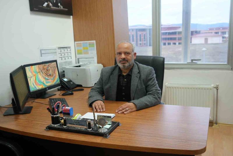 Kahramanmaraş merkezli depremlerin ardından bölgede incelemelerde bulunan Prof. Dr. Mahmut