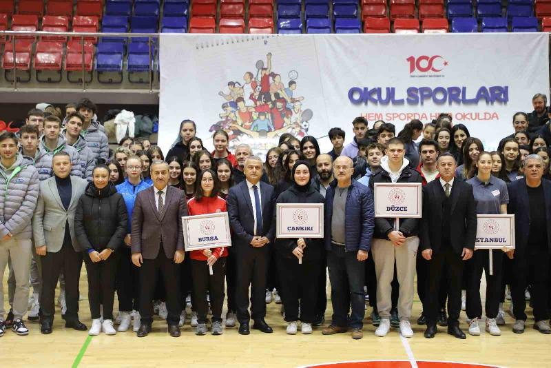 Karabük’te, Okul Sporları Gençler Basketbol Kız, Erkek Grup müsabakaları Yeni