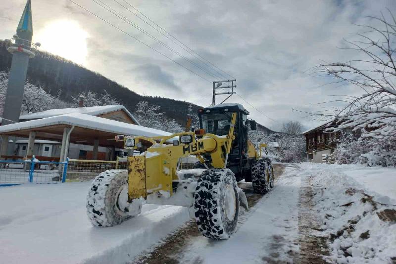 Kastamonu’da kar sebebiyle kapalı köy yolu sayısı 31’e düştü. Kastamonu’da