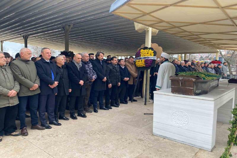 Şeref Demir dualarla son yolculuğuna uğurlandı GMİS Genel Teşkilatlandırma ve Eğitim Sekreteri Tayfun Demir’in, babası Şeref