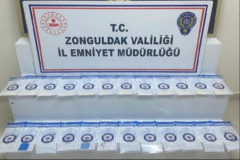 Zonguldak’ta polis ekiplerince düzenlenen operasyonda uyuşturucu madde ele geçirildi. Operasyonda