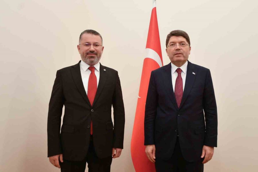 Karabük Üniversitesi Rektörü Prof. Dr. Fatih Kırışık, Adalet Bakanı Yılmaz