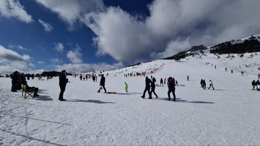 Karabük’te Kar Kalınlığı 54 Santimetreyi Buldu! Keltepe Kayak Merkezi’nde Sömestir Tatilinin Son Günlerinde Yoğunluk Yaşanıyor