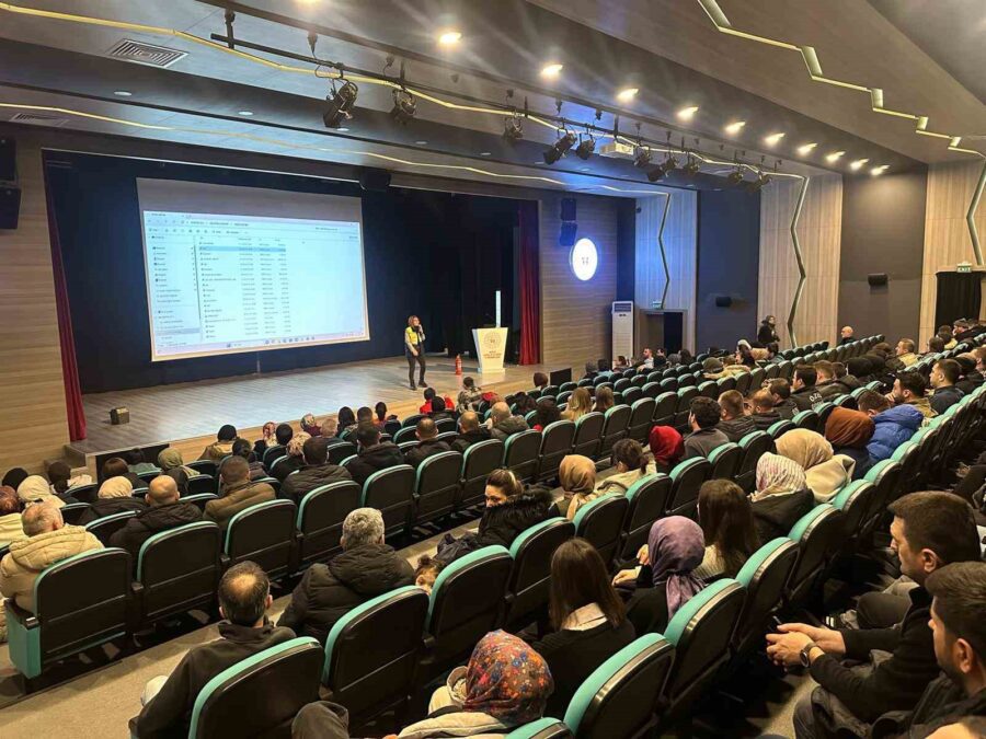 DÜZCE(İHA) – Düzce Gençlik ve Spor Müdürlüğü’nde görevli personelin yangın