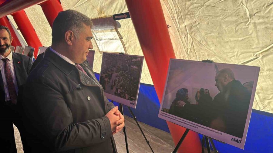 Düzce’de Anma Programıyla 1999 Depreminin Yardım Seferberliği Hatırlatıldı Kahramanmaraş merkezli depremlerin 1. yıl dönümü dolayısıyla Düzce’de anma programı