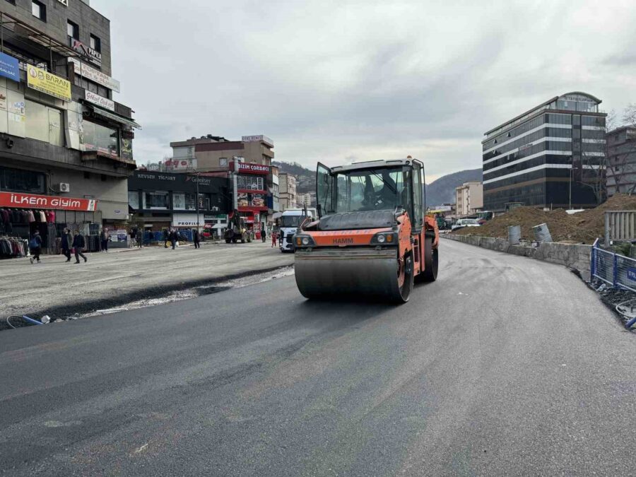 Zonguldak’ta Tarihi Fevkani Köprüsü Ayaklarında Asfalt Çalışmaları Hızla Devam Ediyor!