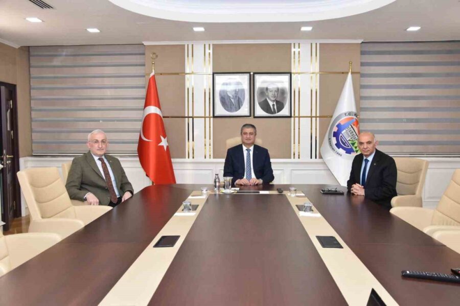 Karabük Valisi Mustafa Yavuz, Vali Yardımcısı Muhittin Gürel ve Karabük