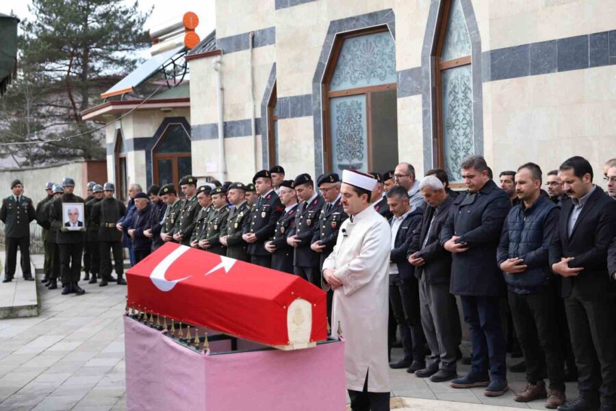 Düzce’de yaşayan Kıbrıs Gazisi Ayhan Kaymak, uzun süredir devam eden