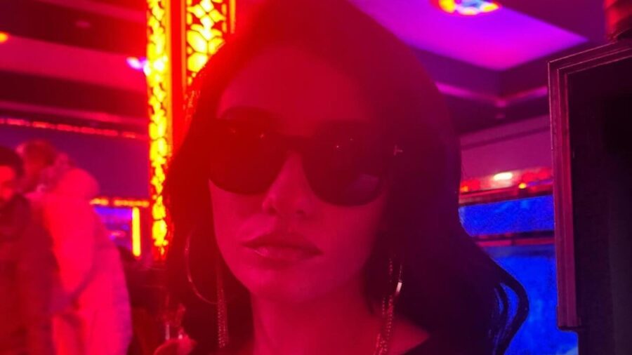 Oyuncu Hazar Ergüçlü, Yılmaz Erdoğan’ın senaryosunu yazdığı ve başrolünde yer