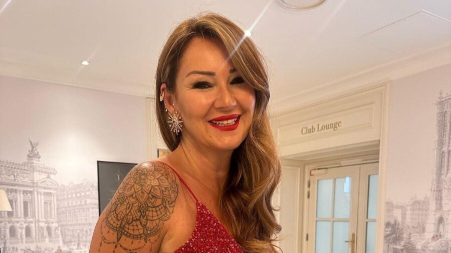 Ünlü oyuncu ve eski manken Pınar Altuğ, genç görünümü ve