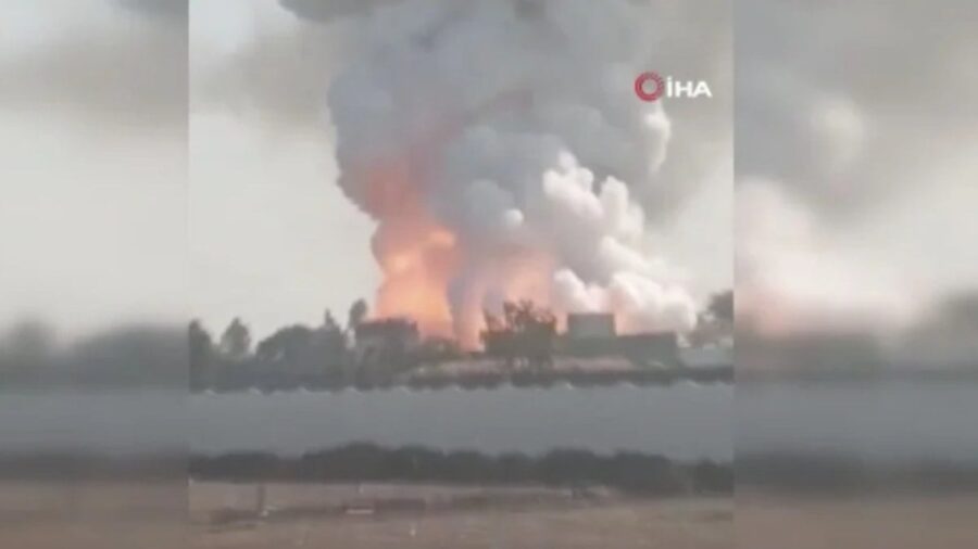 Hindistan’ın Madhya Pradesh eyaletinin Harda bölgesinde kaçak işletilen havai fişek