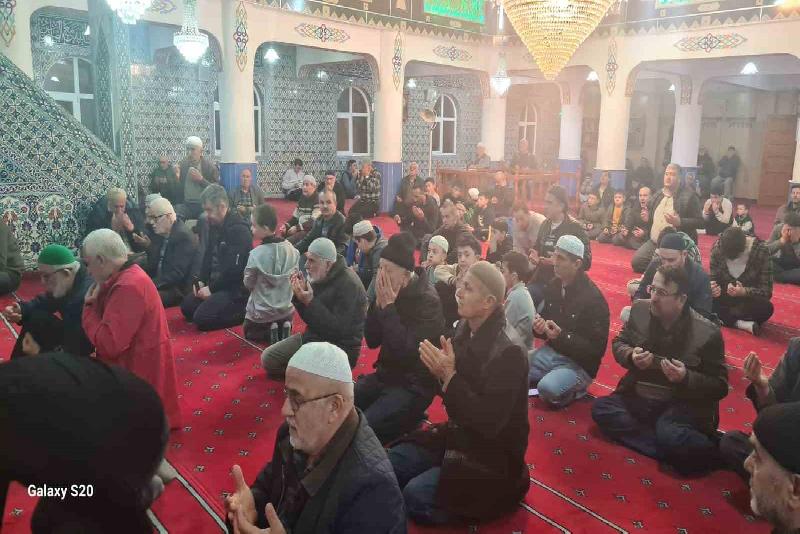 Zonguldak’ın Alaplı ilçesinde Berat Gecesinde Kur’an-ı Kerim tilaveti, mevlit ve