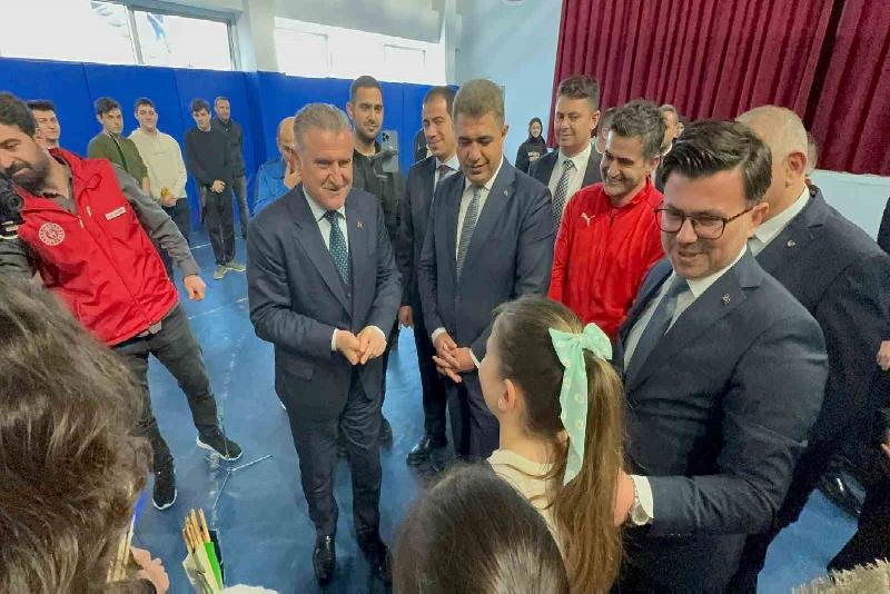 Gençlik ve Spor Bakanı Dr. Osman Aşkın Bak, Düzce ziyaretinde
