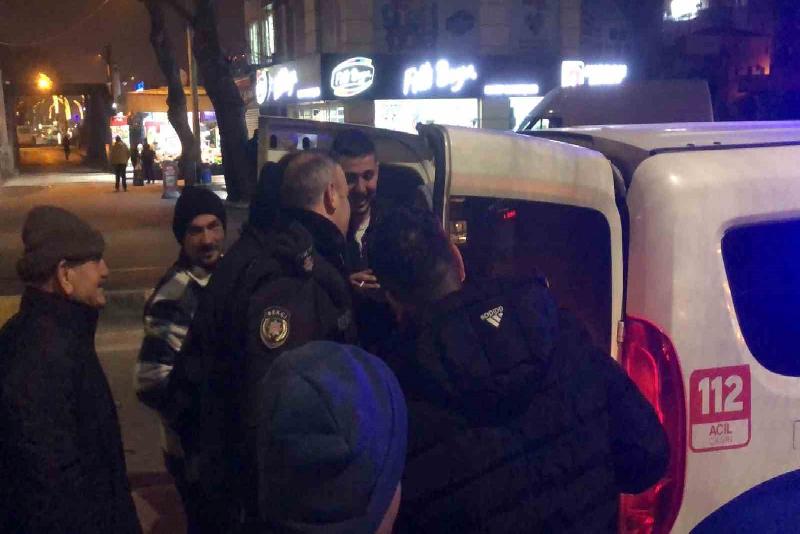 Zonguldak’ın merkezinde yerde yatan bir şahıs, ekipleri harekete geçirdi. Olay;