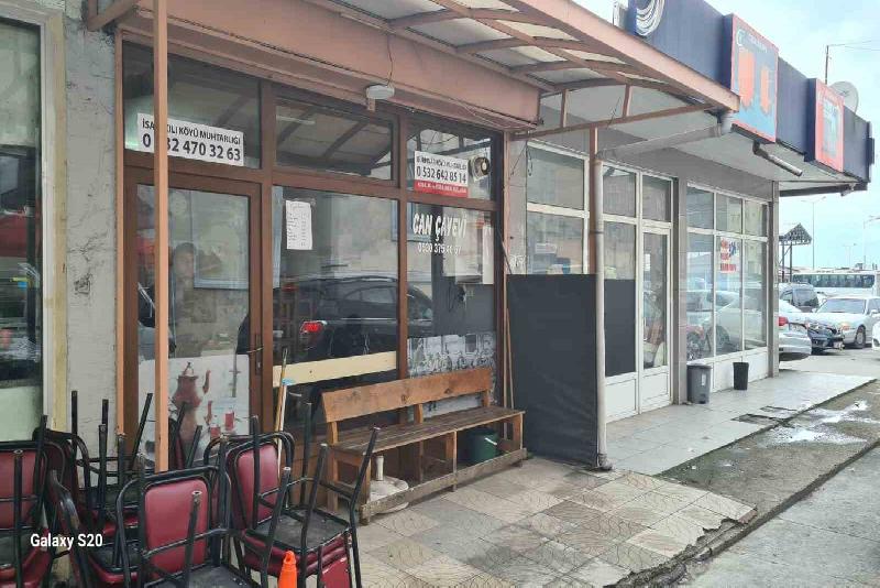 Zonguldak’ın Alaplı İlçesinde Belediye dükkanlarında bulunan çay ocağında hırsızlık olayı