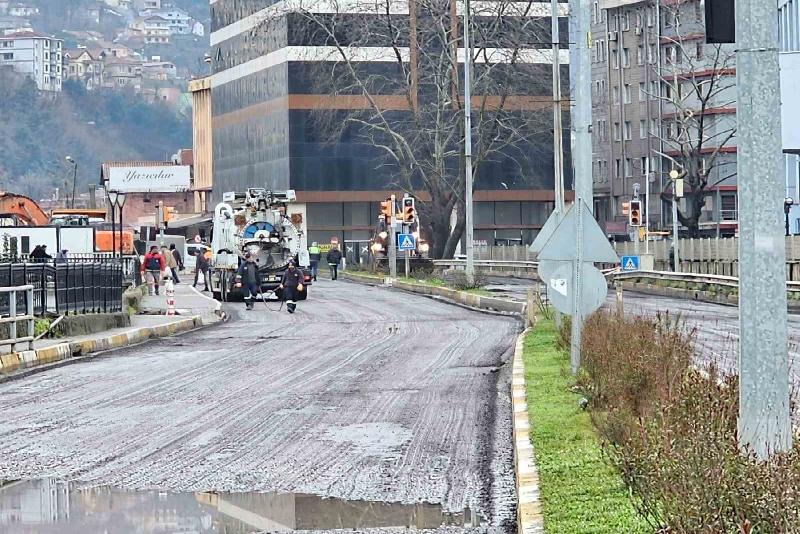 Zonguldak’ta çevre yolu asfalt için hazır hale getirildi. Zonguldak’ta dün