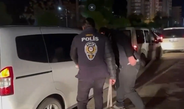 Kadın Kuaföründe Çırak Olarak Çalışan Kız Çocuğuna Cinsel Taciz İddiasıyla Tutuklanan Şahıs Zonguldak’ta bir kadın kuaföründe stajyer olarak çalışan 14 yaşındaki bir