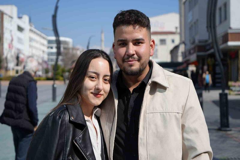 Boluspor ile Erzurumspor arasında oynanan maçtan önce kırmızı-beyazlı takımın tribününden