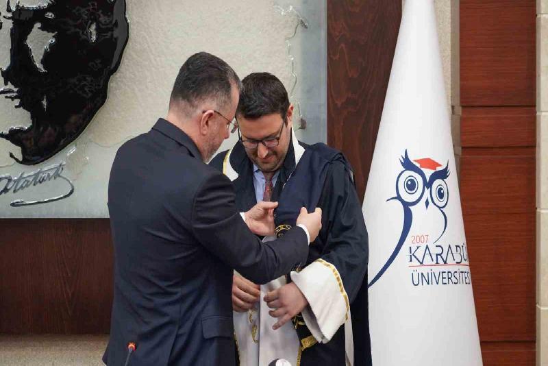 Karabük Üniversitesinde (KBÜ) görevde yükselerek profesörlük, doçentlik ve Dr. Öğretim