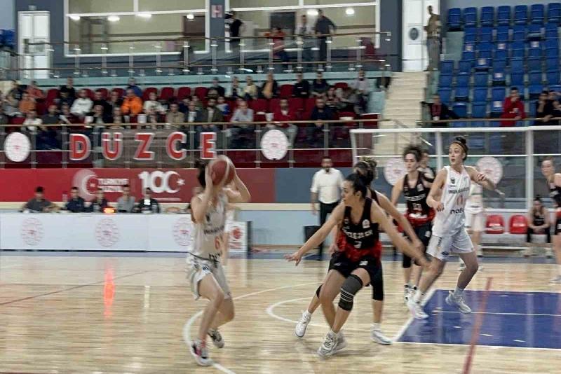 Kadınlar Bölgesel Basketbol Ligi: Düzce Atletik: 66 – Dicle 21: 62 Kadınlar Bölgesel Basketbol Ligi Play-Off ikinci maçında Düzce Atletik, sahasında