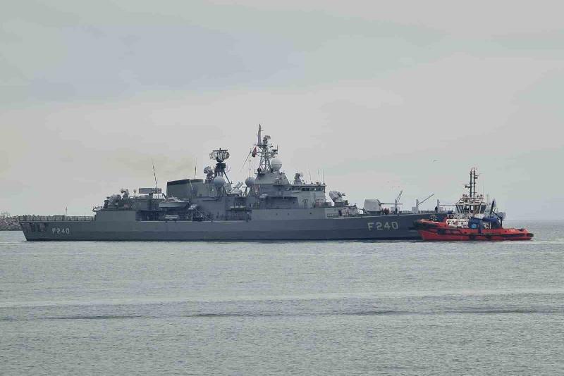 Kafkametler’in kayıp 7 mürettebatını arama çalışmaları sürüyor Zonguldak’ın Ereğli ilçesi açıklarında batan kuru yük gemisinin mürettebatından kayıp