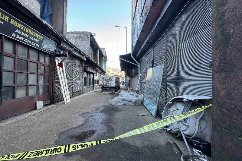 Zonguldak’ta kamyonetin kasasının çarptığı 15 yaşındaki Yasin D. hayatını kaybetti.