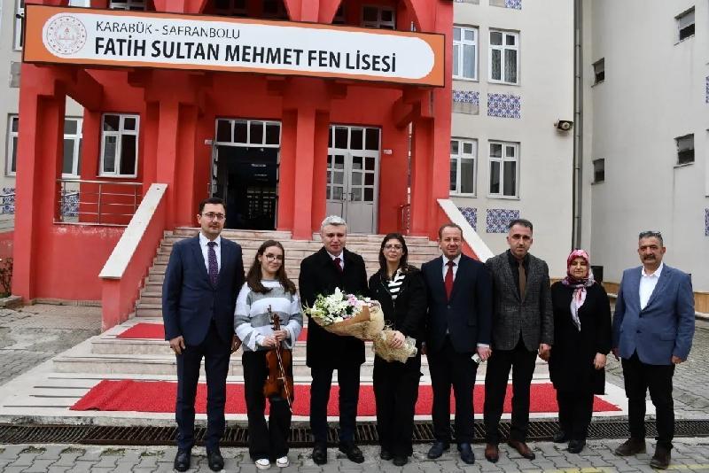 Kaymakam Yazıcı öğrencilerle buluştu Safranbolu Kaymakamı Şaban Arda Yazıcı ve İlçe Milli Eğitim Müdürü