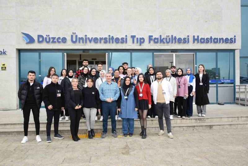 Düzce Üniversitesi, öğrencilerine verdiği eğitim öğretimin yanında, sunduğu iş ve