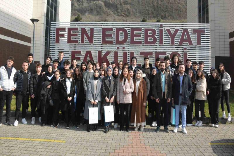 Okulların, Düzce Üniversitesi’ni daha yakından tanımasını sağlamak amacıyla her ayın